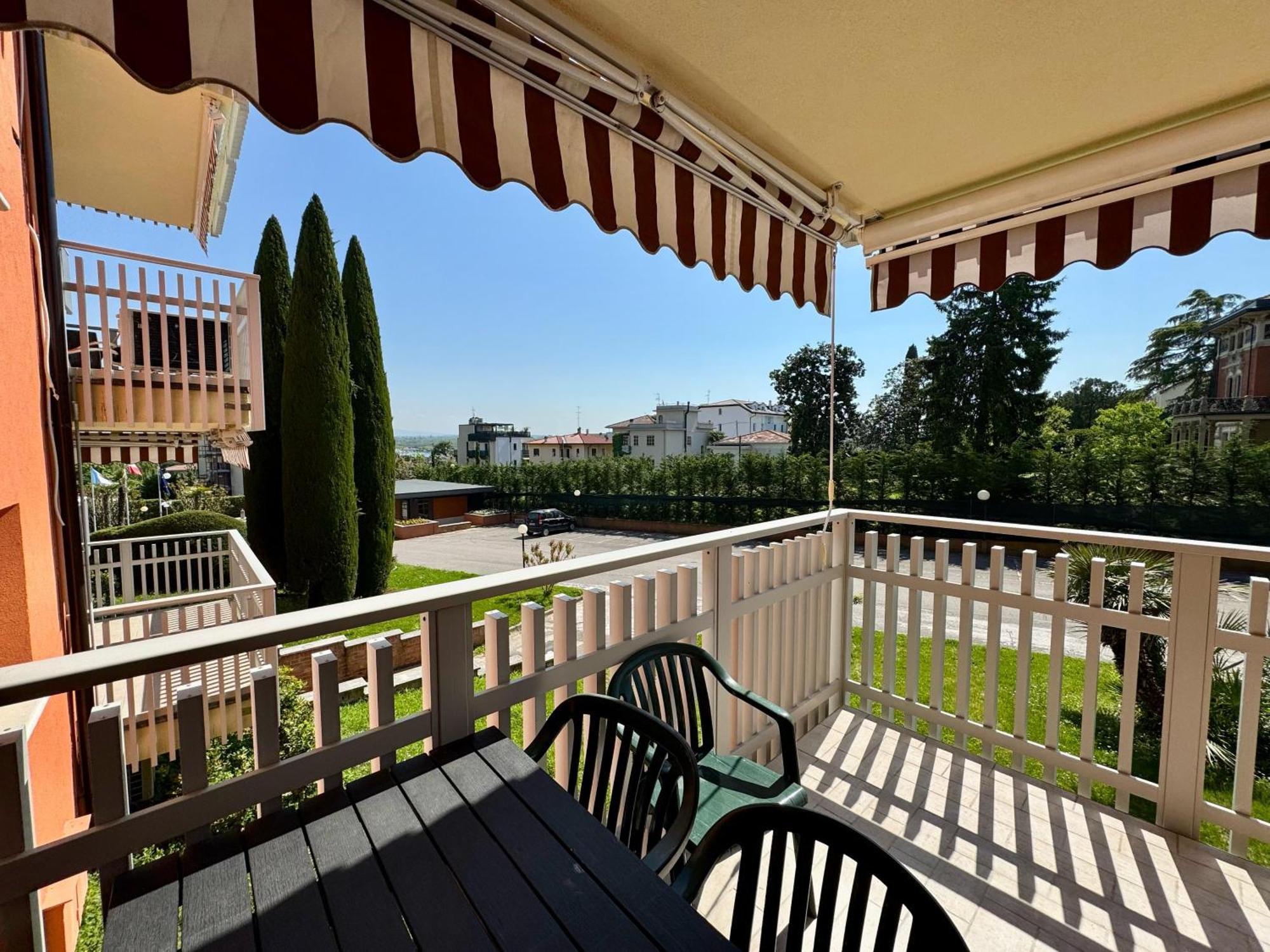 Easy Apartments Peschiera Peschiera del Garda Exterior photo